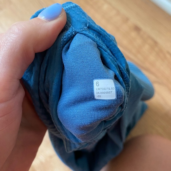 EUC Lululemon Align High-Rise Short 6" Grid texture size 6 Utility Blue - Picture 7 of 7
